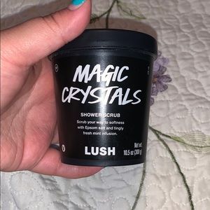 📌 BRAND NEW “Magic Crystal” scrub.